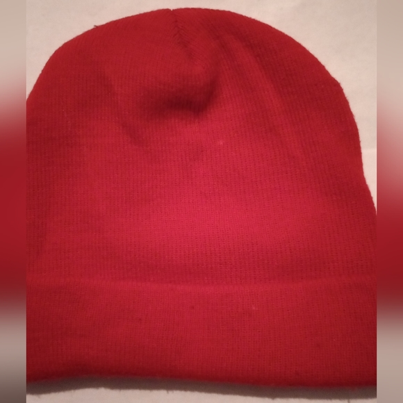 NY Yankee bright red beanie with nice logo - Picture 3 of 3